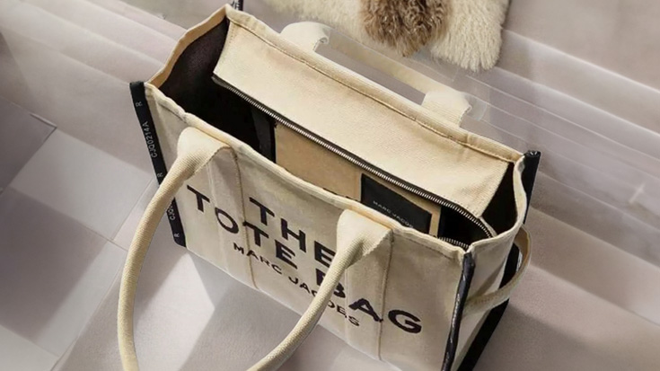  Jacobs’ full-sized tote­ bags